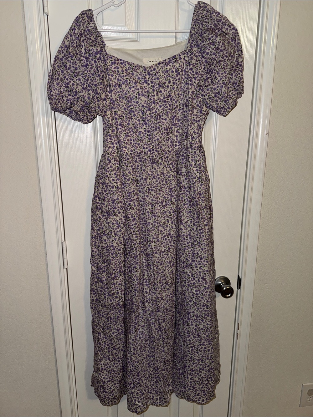 Lavender Floral Puff-Sleeve Maxi Dress